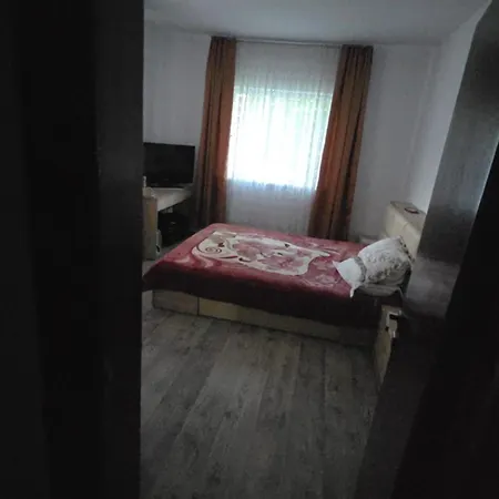 Casă Gazde/Camere de închiriat