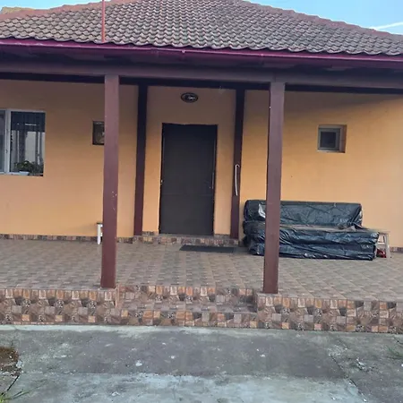 Gazde/Camere de închiriat Casă *