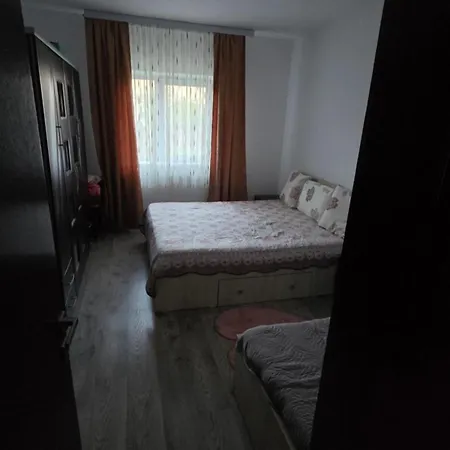Gazde/Camere de închiriat Casă